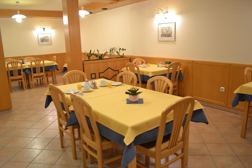 Mini hotel Škofja Loka Zewnętrze zdjęcie
